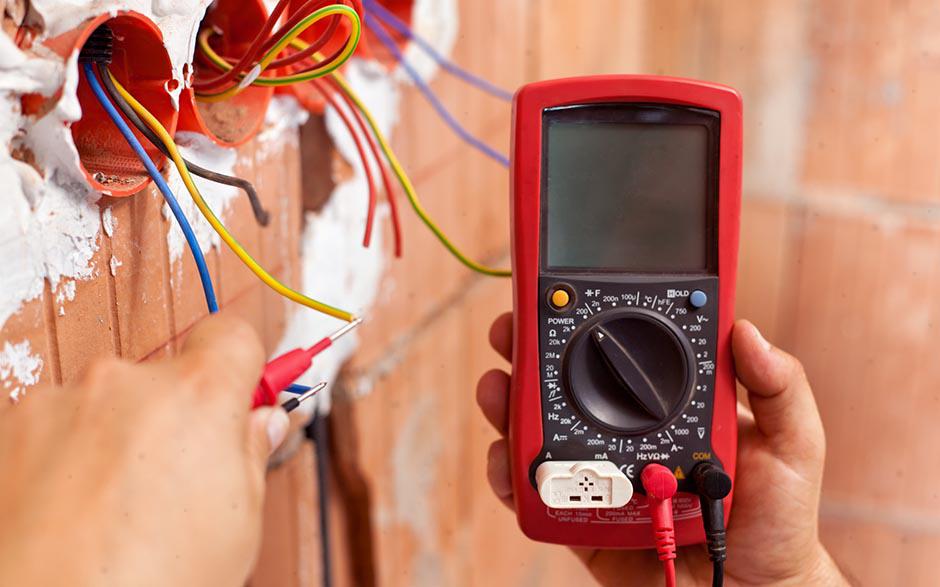 cherche électricien Paris 10